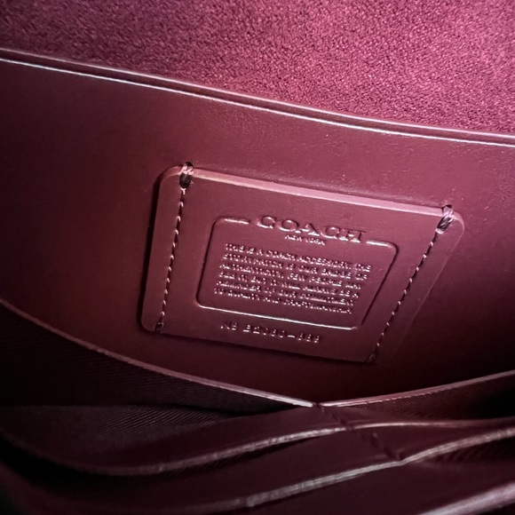 889 - Coach Hutton Clutch in Colorblock - Picture 11 of 14